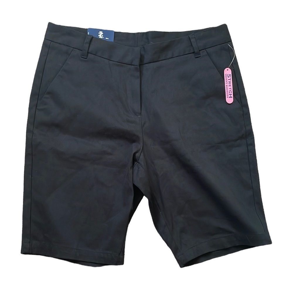 IZOD Juniors Womens Mid Rise 9 1/4" Bermuda Short
NWT Size 11